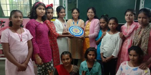 The Employees and Students came together to give back to society through a meaningful Lippan Art Session